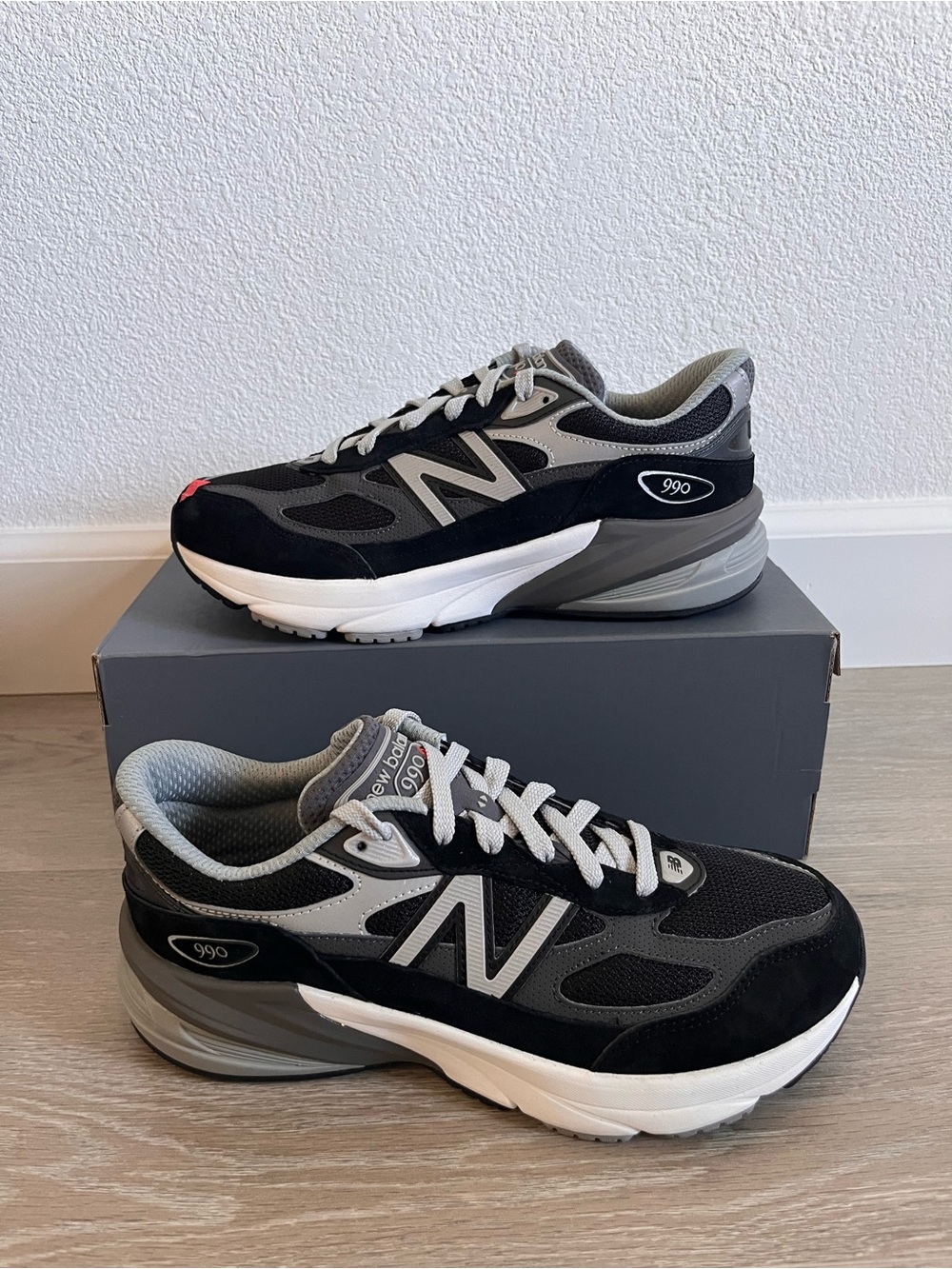 New Balance Men's Black and Grey 990v4 Athletic Sneakers